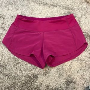 LIKE NEW plum  2.5” speed up lululemon shorts